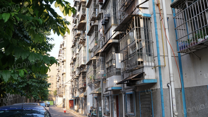 长沙市第21中宿舍楼外景图