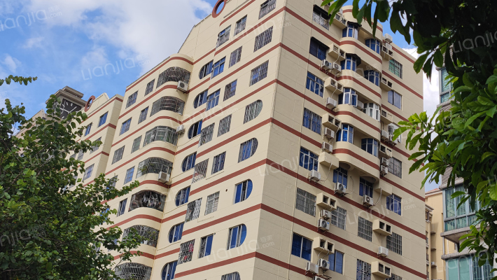 常平房产大厦外景图