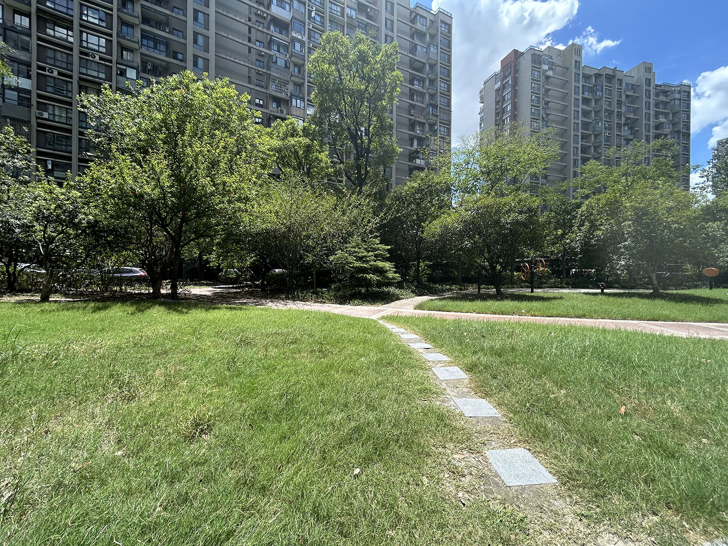  江畔云庐小区实景 14