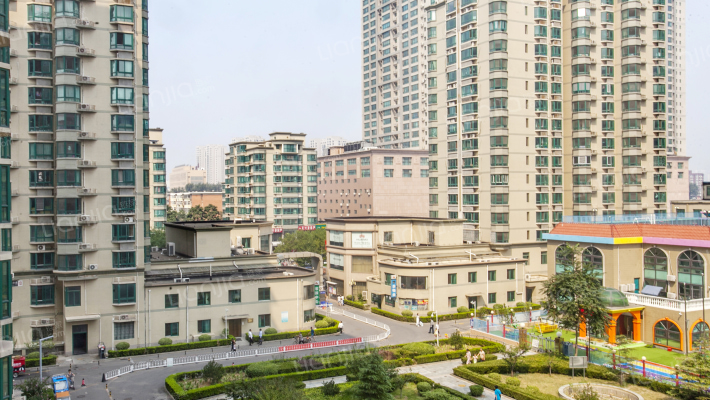 时尚街区东区外景图