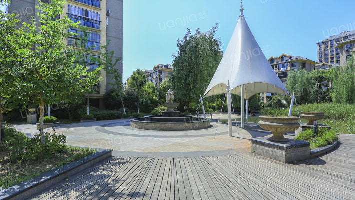 东冠繁华逸城外景图