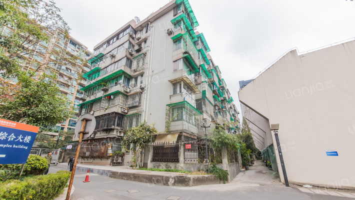 跑马场巷外景图