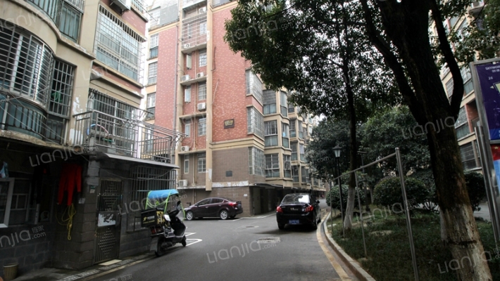 水木兰庭外景图