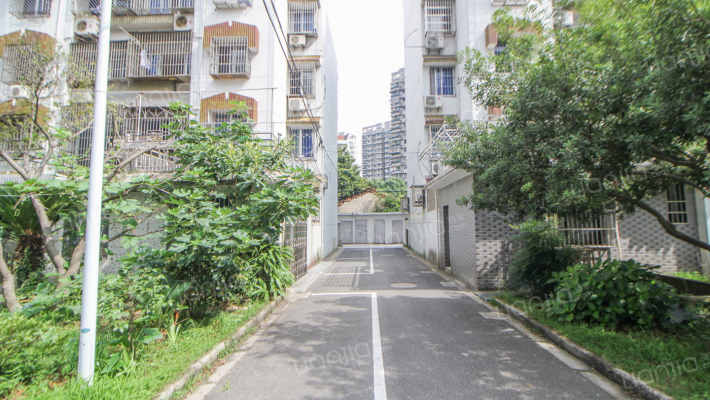 名仕园西园外景图