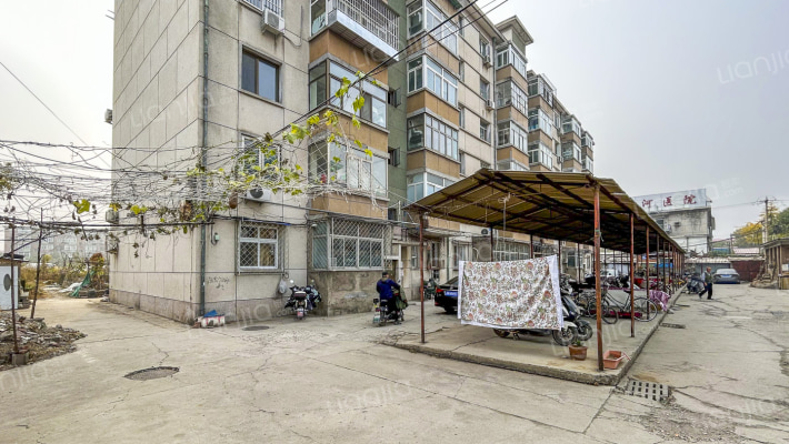 百货公司宿舍楼外景图