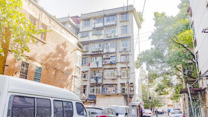 涂家岭南村外景图