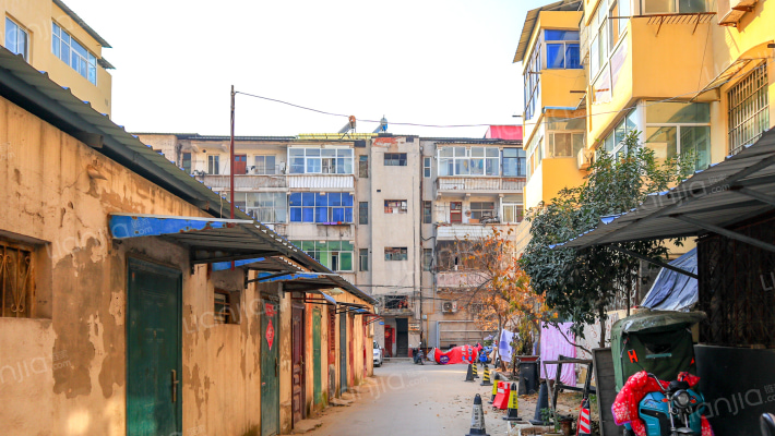 修造厂家属院外景图