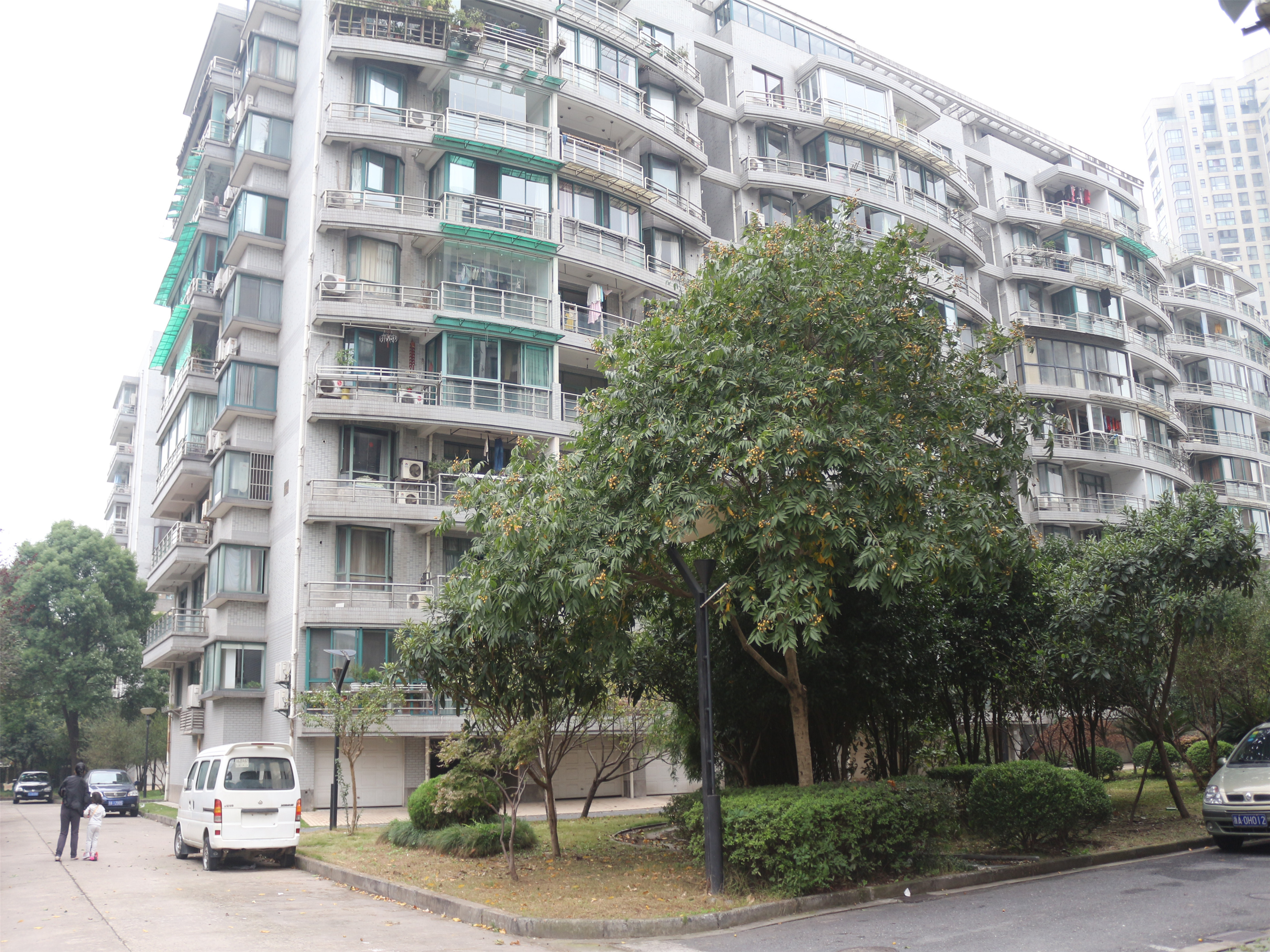 Zhijiang Garden compound photo 2