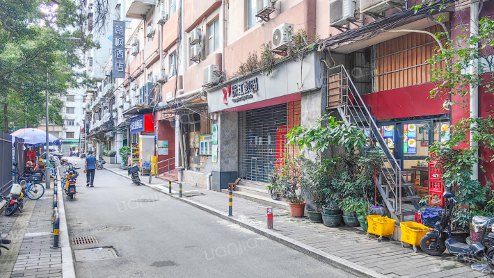 星辰大厦外景图