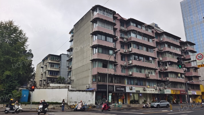 双栅子街102号外景图