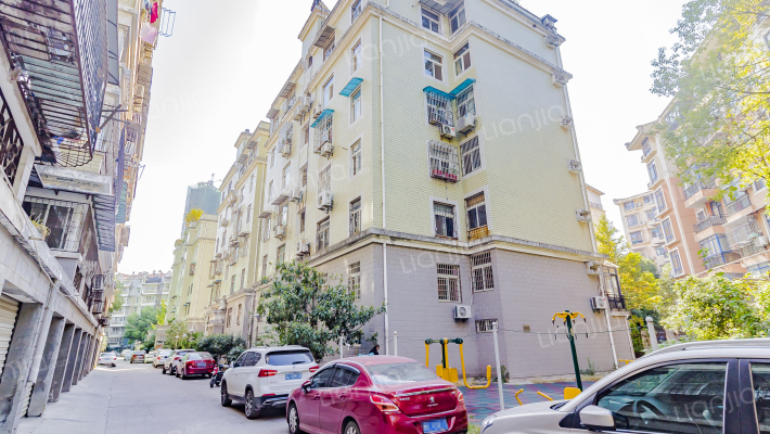 中银小区外景图