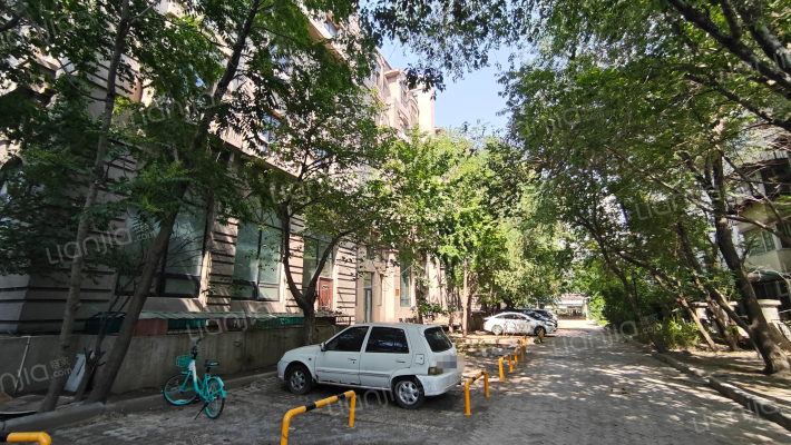 卫国道136号外景图