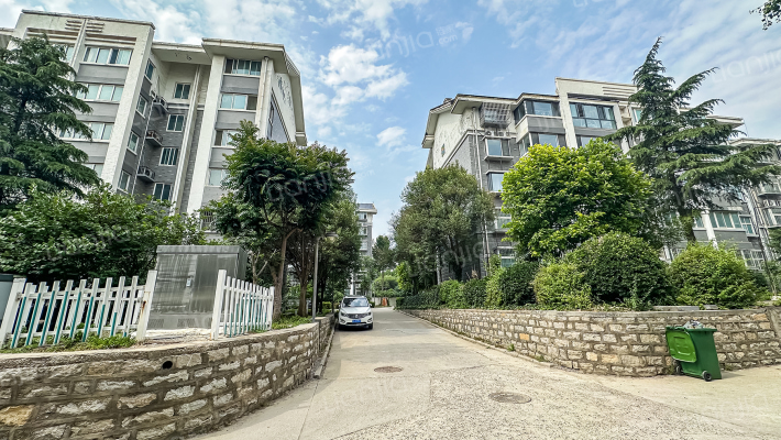 山东女子学院教职工宿舍外景图