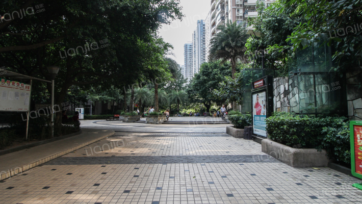 小龙坎正街143到370号外景图