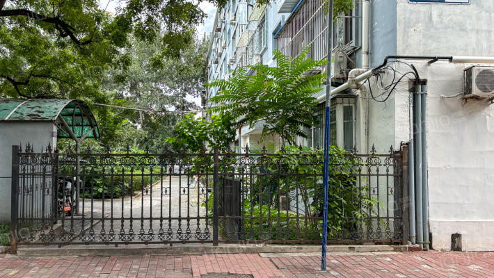 右外西头条10号院外景图