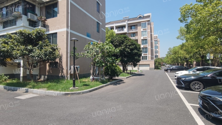 钱民花苑外景图