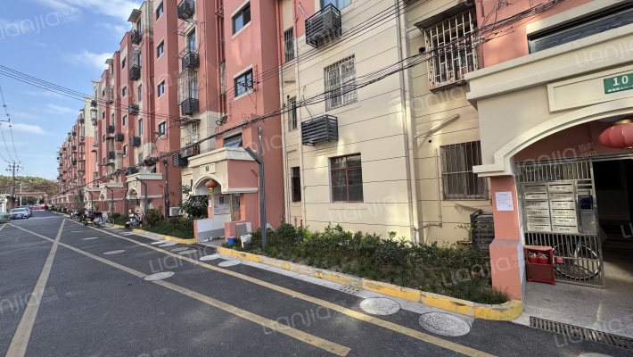 学院新村外景图