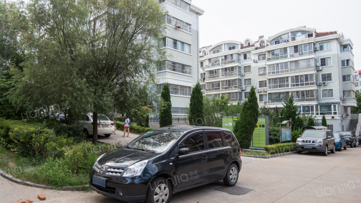 东宝花苑小区外景图