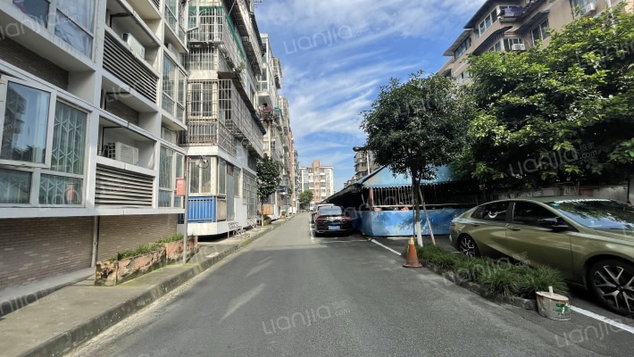 白莲小区二号院外景图