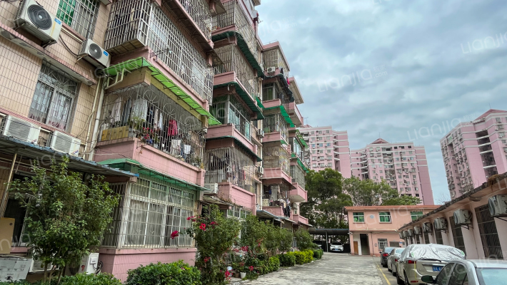 广东机电职业技术学院教工宿舍外景图