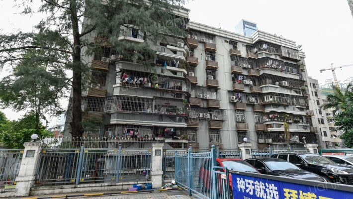 福田中学住宅小区外景图