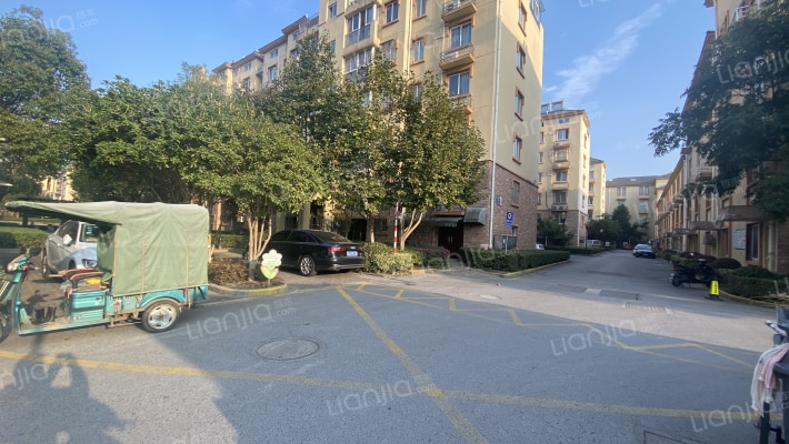 依云小镇外景图