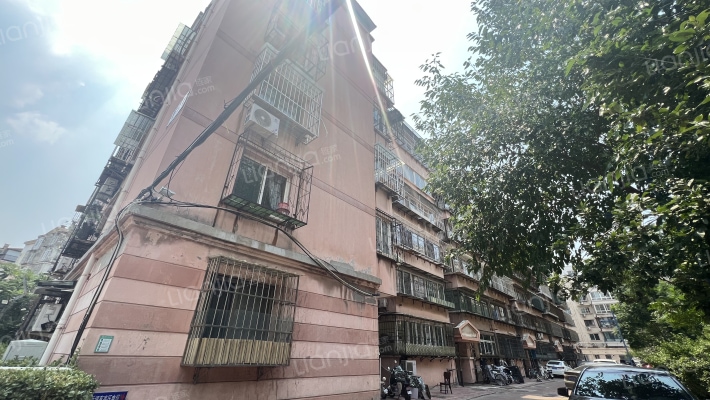 盛海公寓外景图