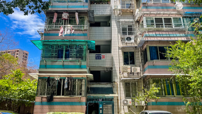 蓝天公寓外景图