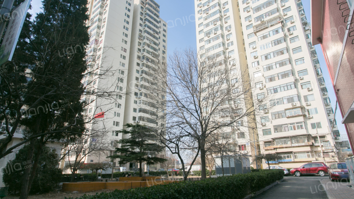 开云大厦外景图