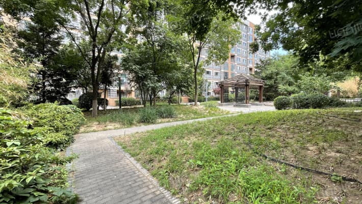 长阳半岛4号院外景图