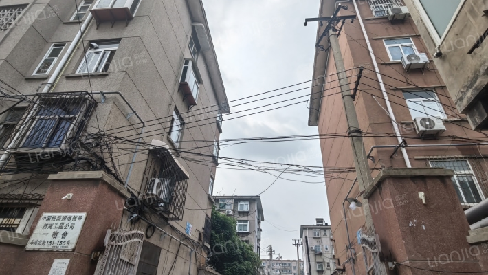 车站北街外景图