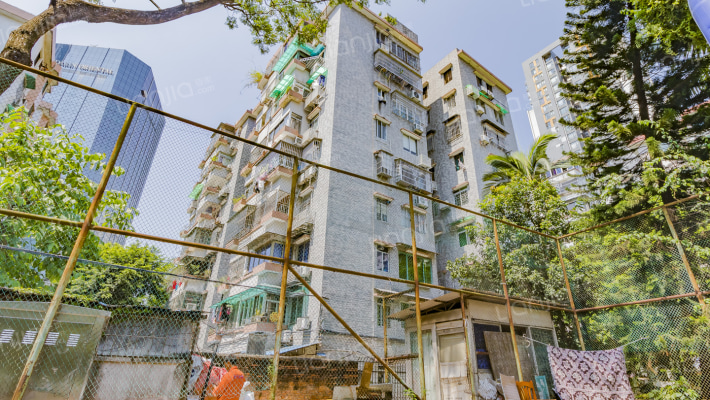 摩托车俱乐部宿舍外景图