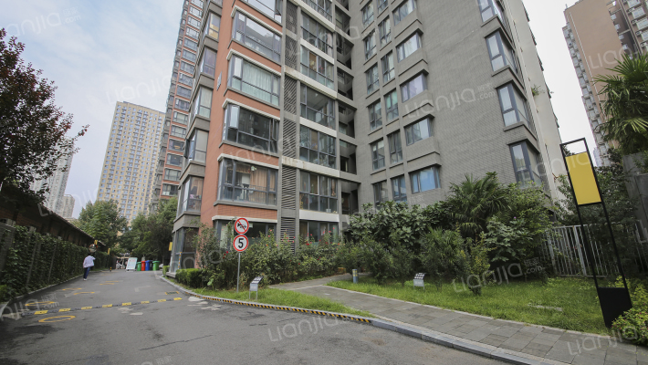 东安叁城外景图