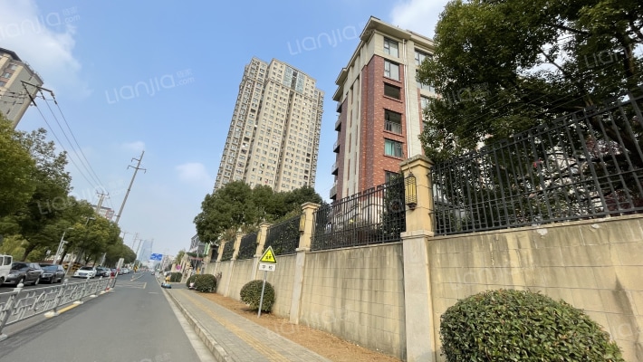 红星国际生活广场外景图