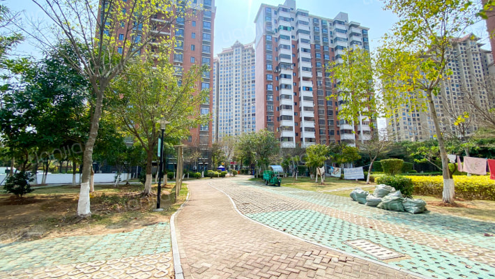 滨水二里外景图