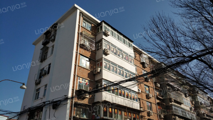 微山东里外景图