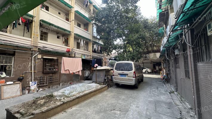 新港中路432号大院外景图