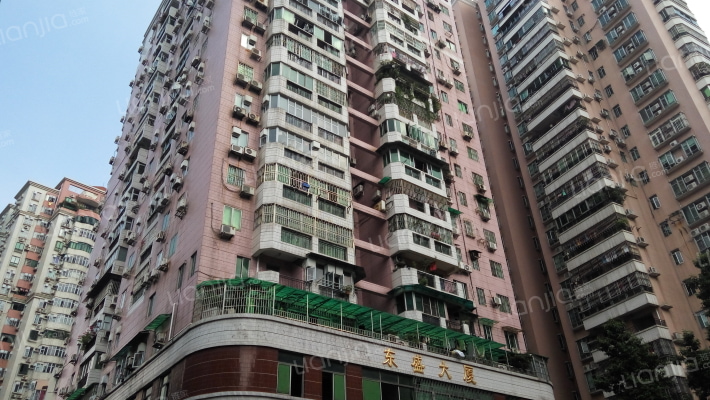 东盛大厦外景图