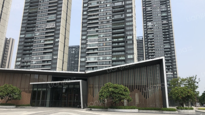 华侨城天鹅堡外景图