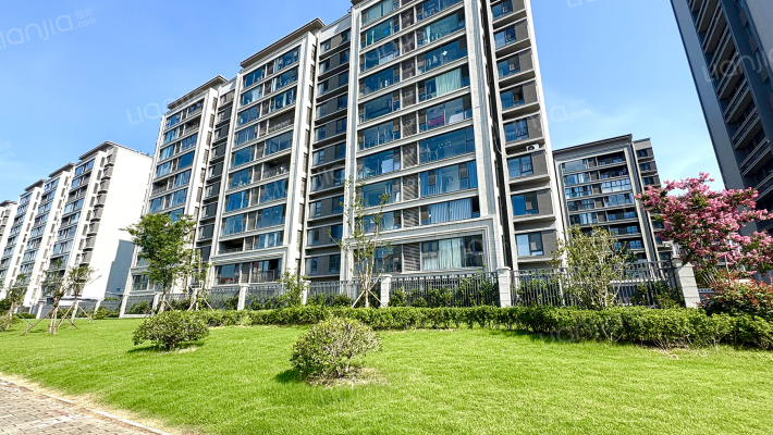 龙湖华亨天玺外景图