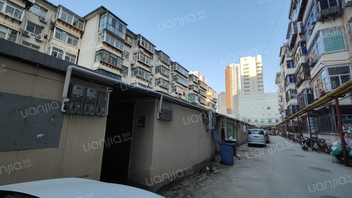 红旗大街152号院外景图