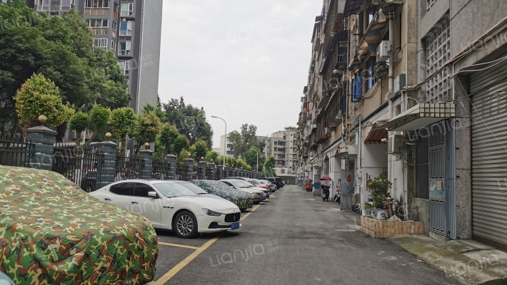 东关人家外景图