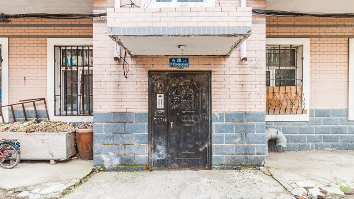 小兆家属楼外景图