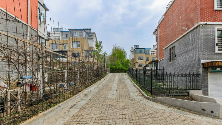 美印溪谷别墅外景图