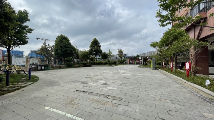 化建虹湾小区外景图