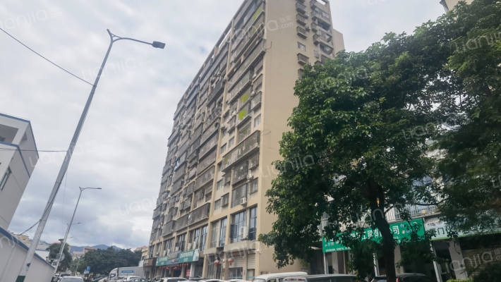 灌一新城外景图