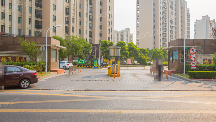 楼夏景园外景图