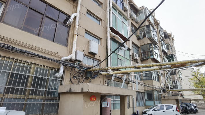 广电宿舍楼外景图