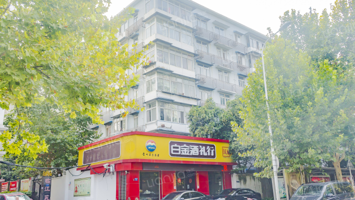 粮茂宿舍外景图