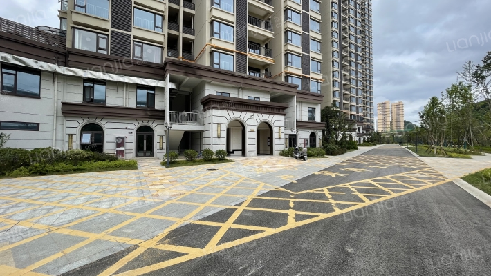 湖山郡花样世界外景图